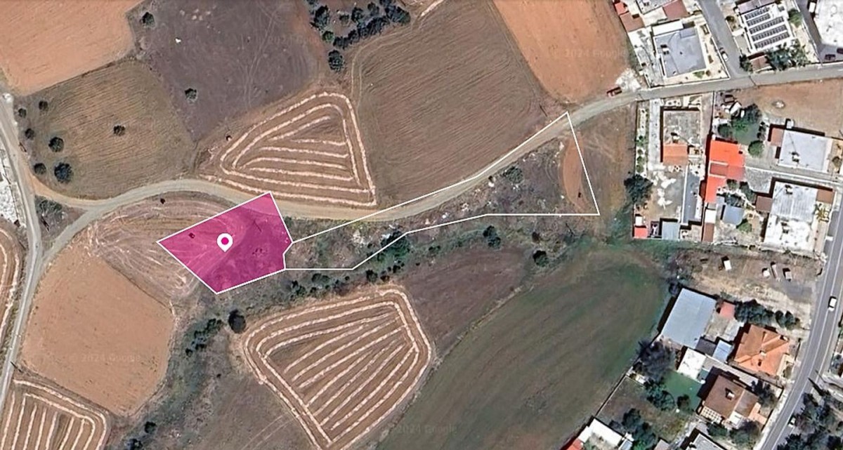 Distributed Share of a residential field in Palaiometocho, Nicosia