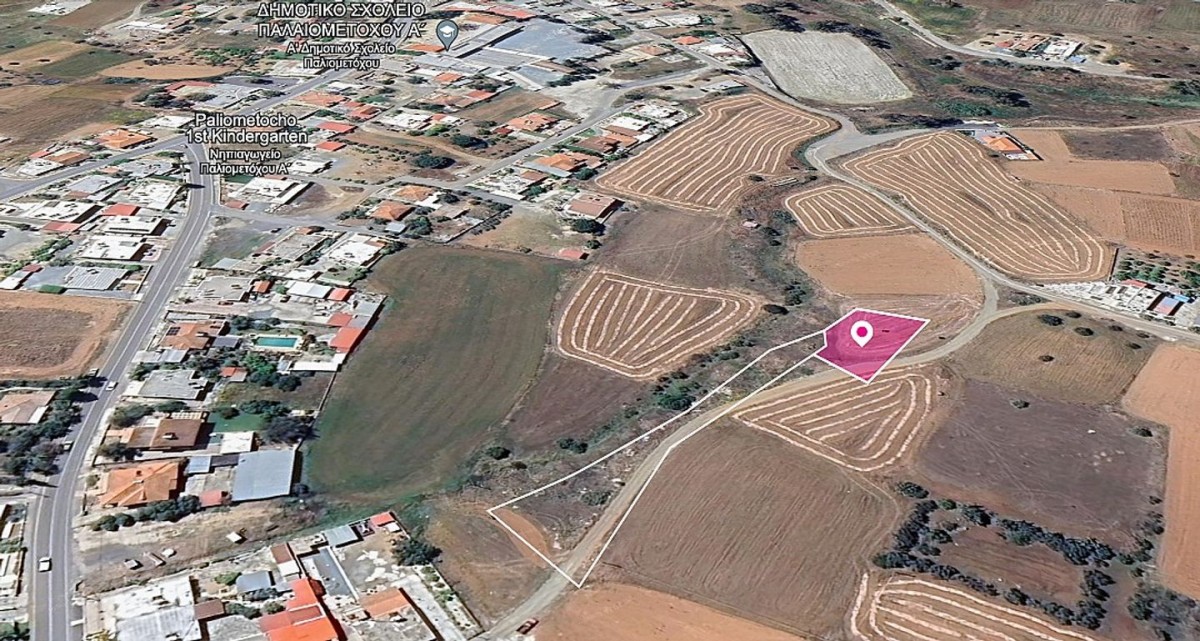 Distributed Share of a residential field in Palaiometocho, Nicosia