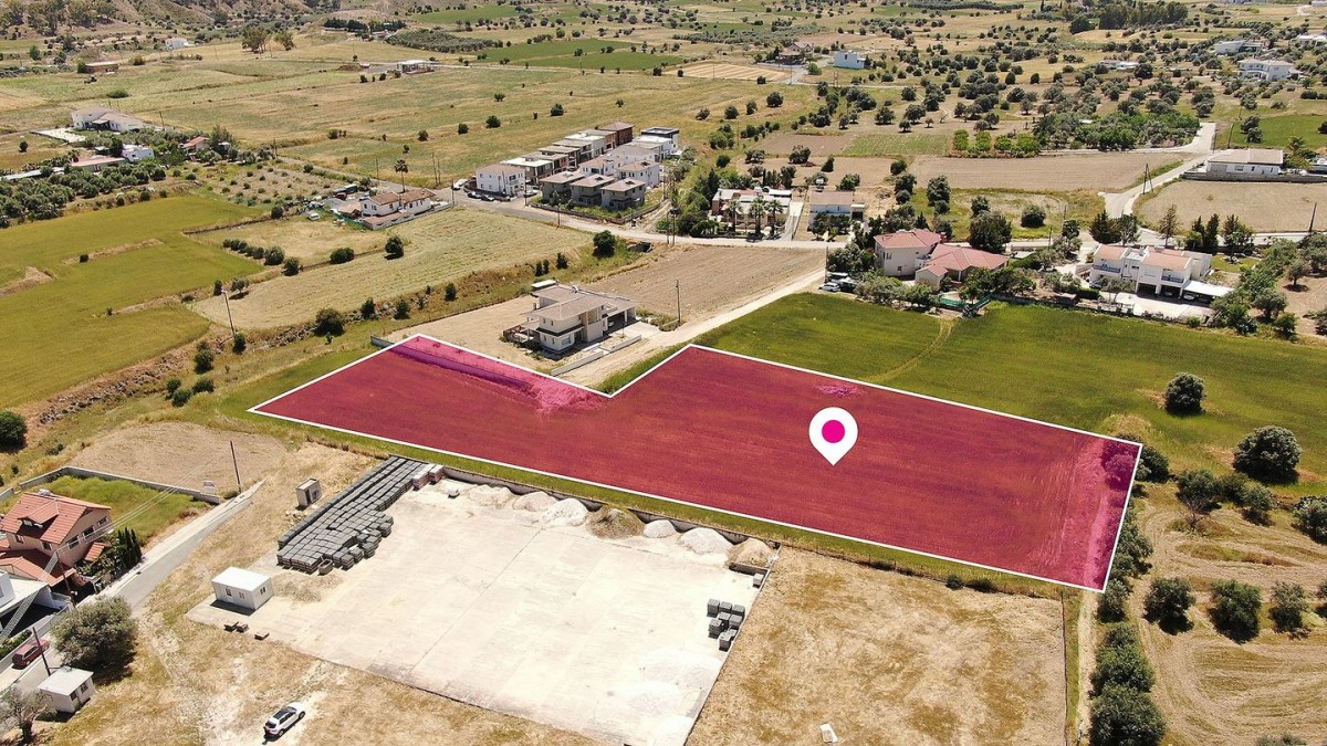 Residential field in Pera, Nicosia