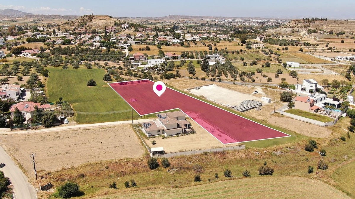 Residential field in Pera, Nicosia