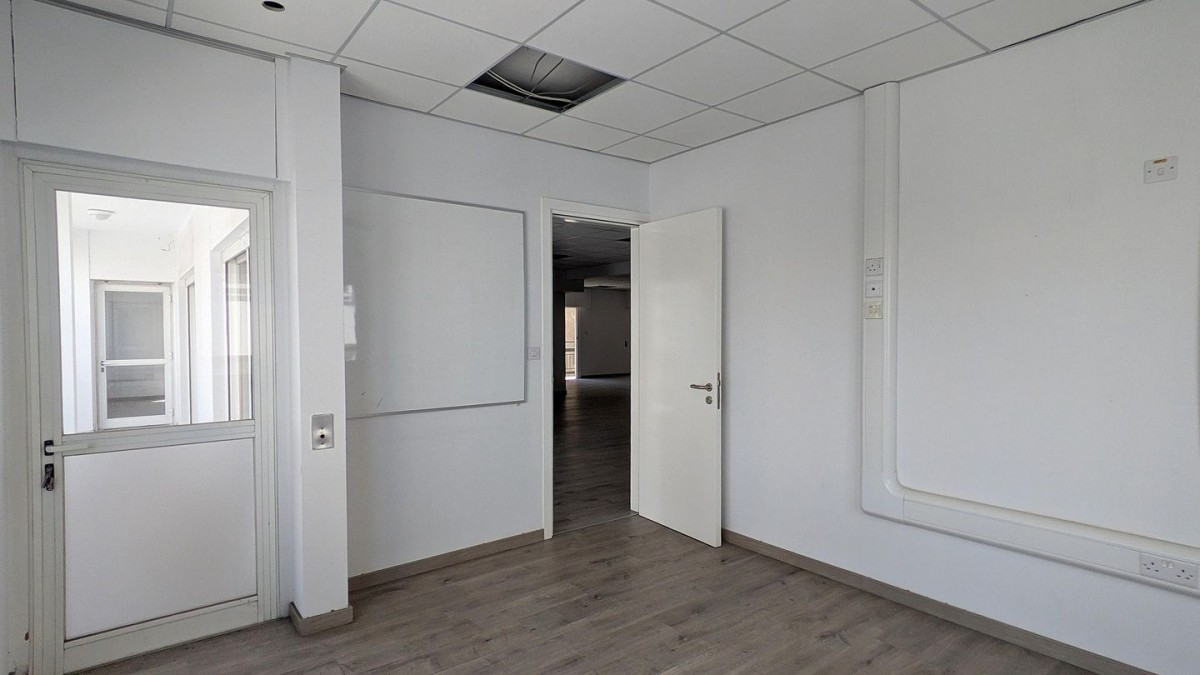 Office Unit in Agioi Omologites, Nicosia