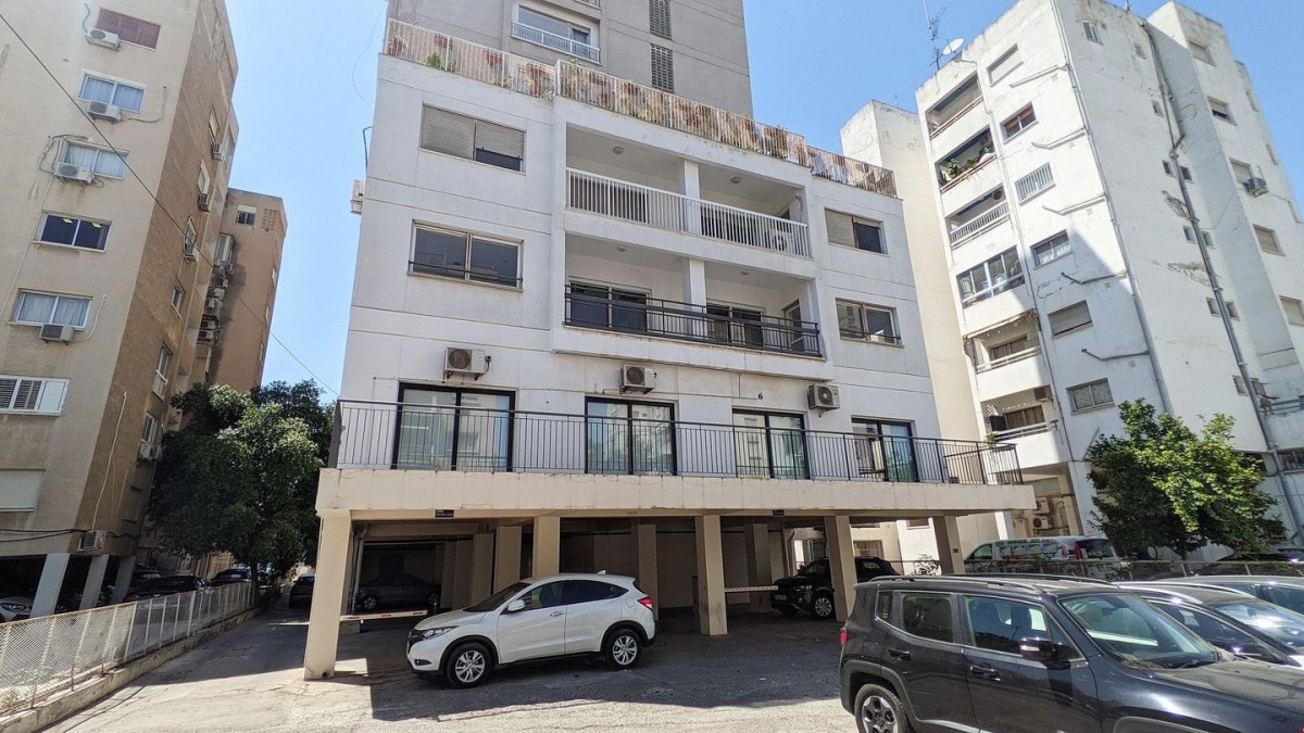 Office Unit in Agioi Omologites, Nicosia