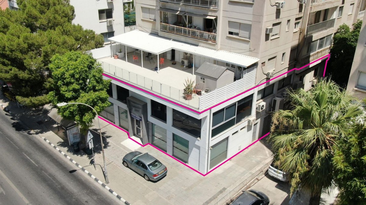 Shop in Agioi Omologites, Nicosia