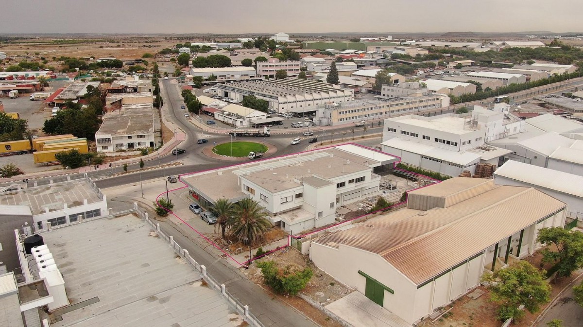 Building with Showroom in Kaimakli, Nicosia