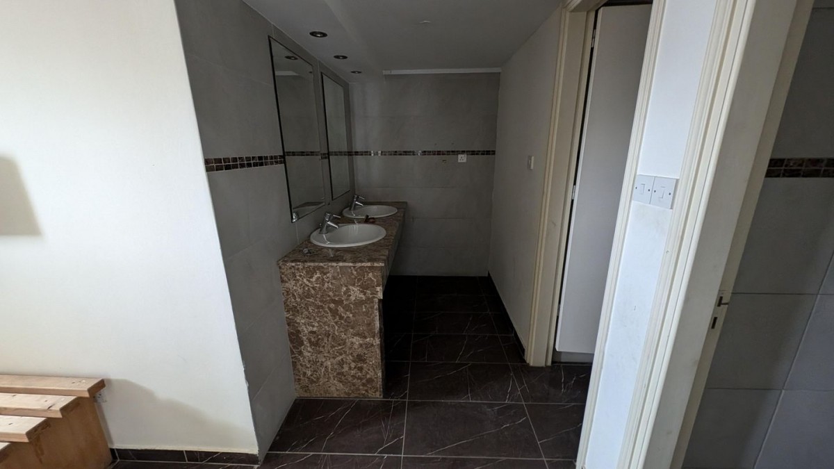 Commercial  Building in Mouttalos, Dimos Pafou, Paphos