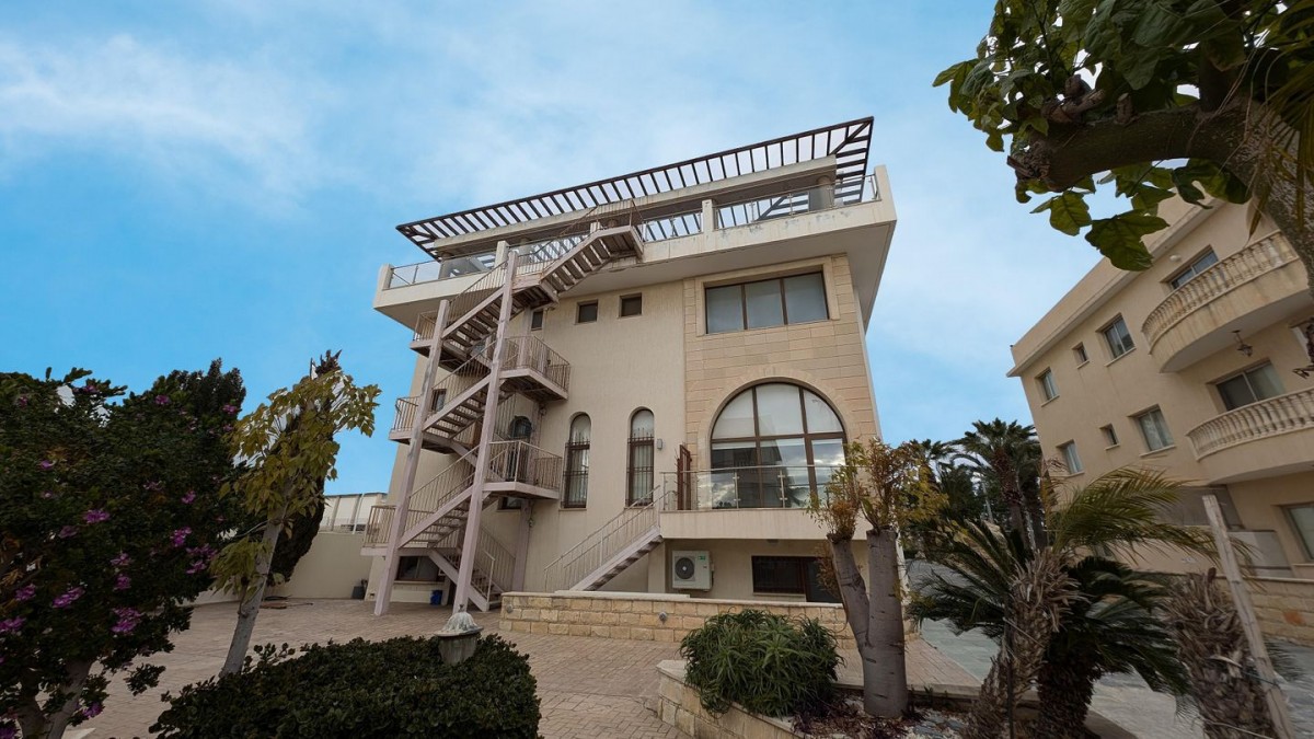 Commercial  Building in Mouttalos, Dimos Pafou, Paphos
