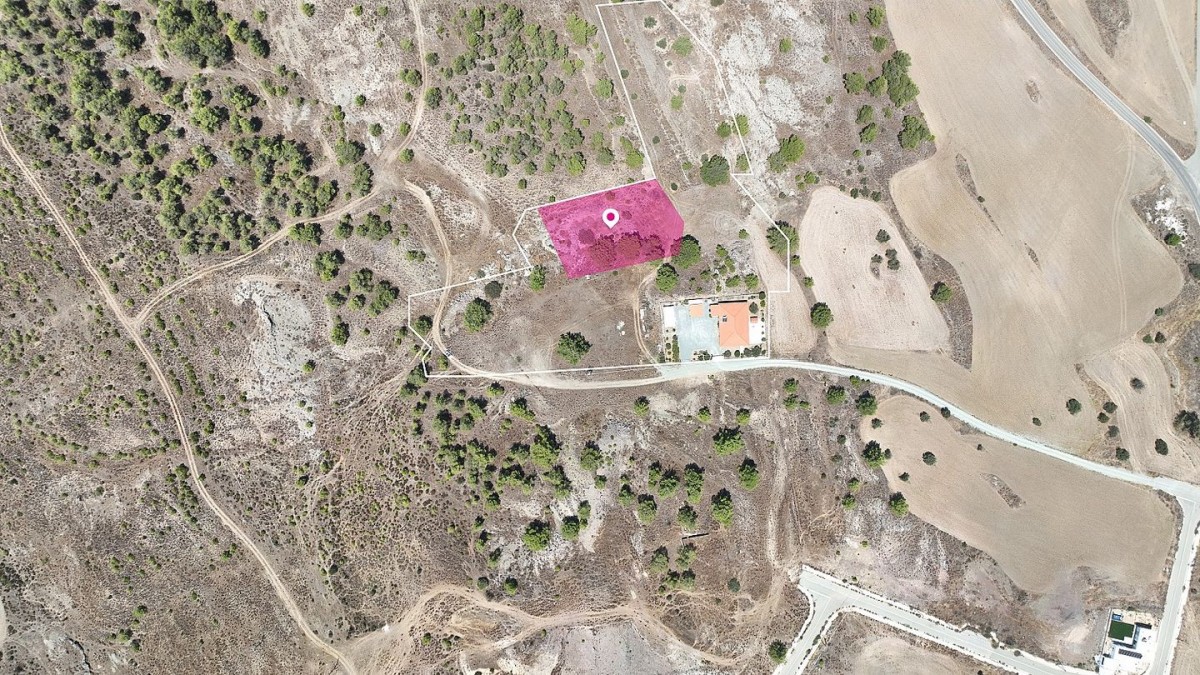 Share of a residential field in Mathiatis, Nicosia