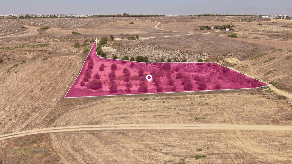 Residential field in Geri Nicosia