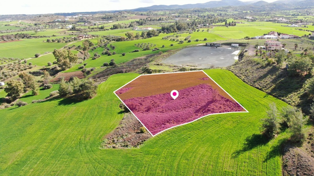 Residential field in Klirou, Nicosia