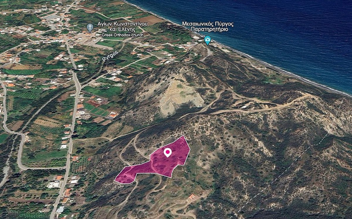 Residential field in Kato Pyrgos, Nicosia.