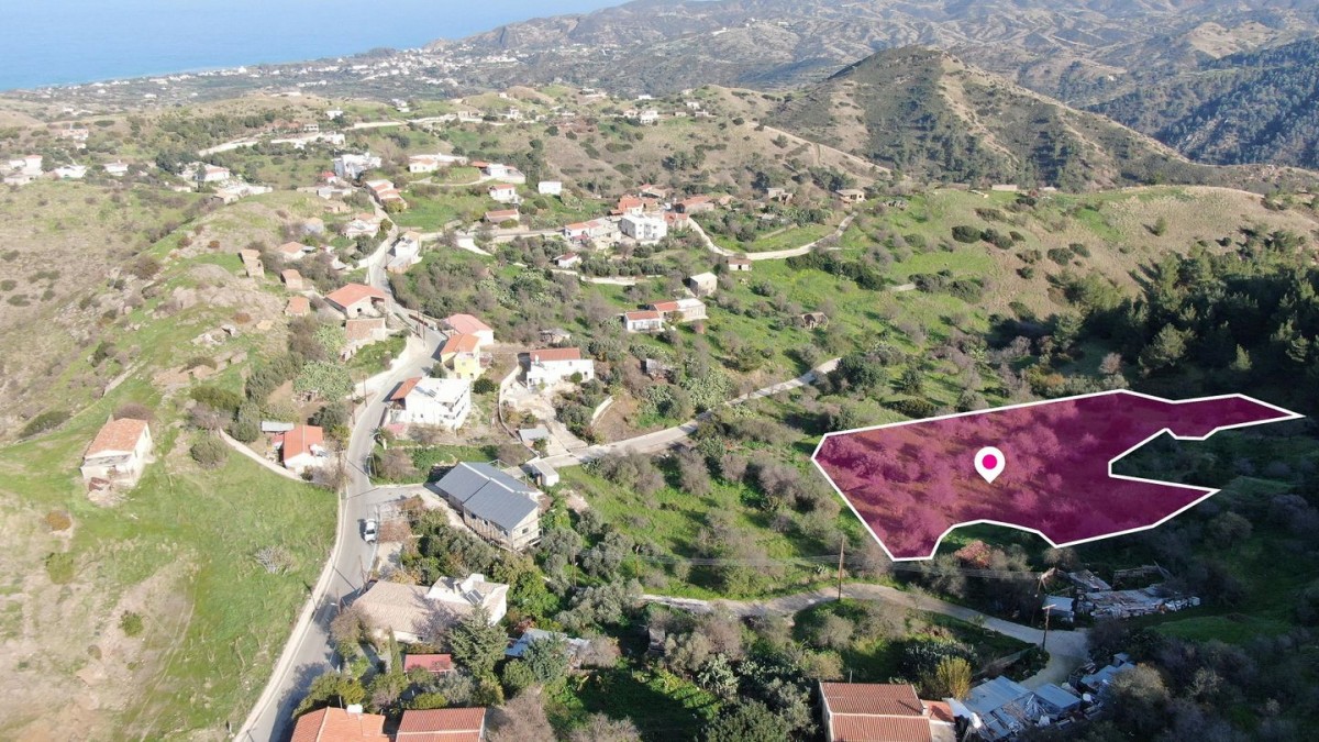 Residential field located in Pigenia, Nicosia