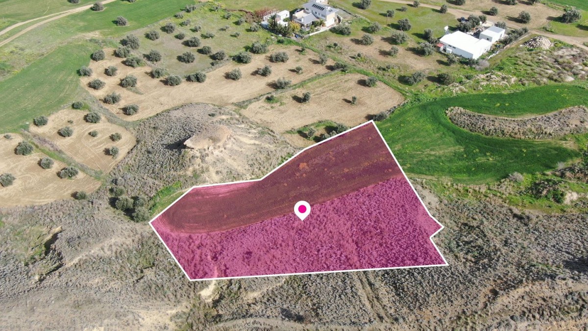 Residential field located in Tseri, Nicosia.