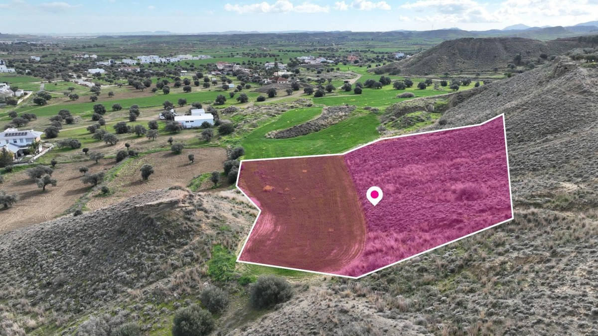 Residential field located in Tseri, Nicosia.