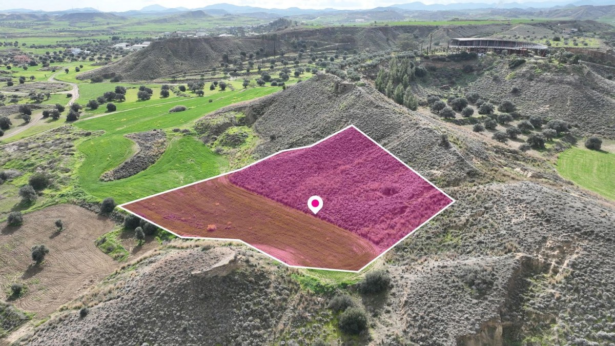 Residential field located in Tseri, Nicosia.