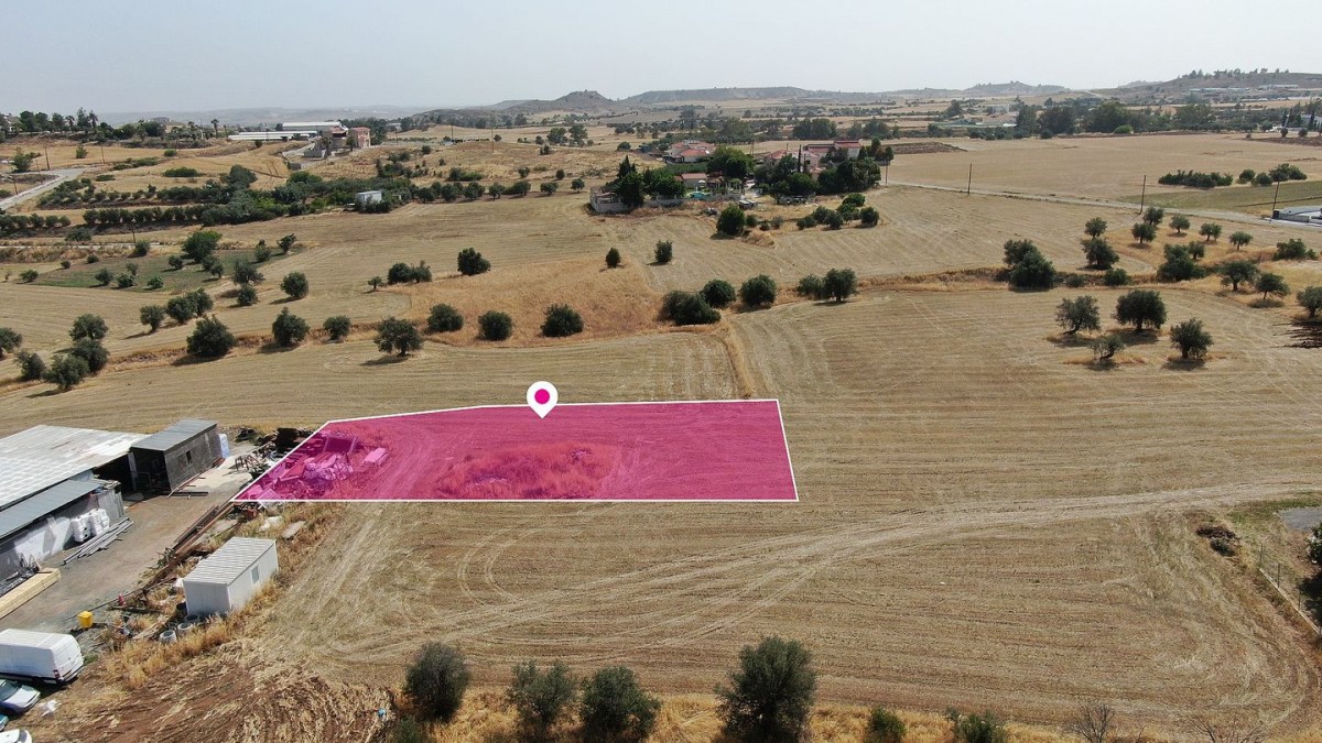 Residential field in Klirou, Nicosia