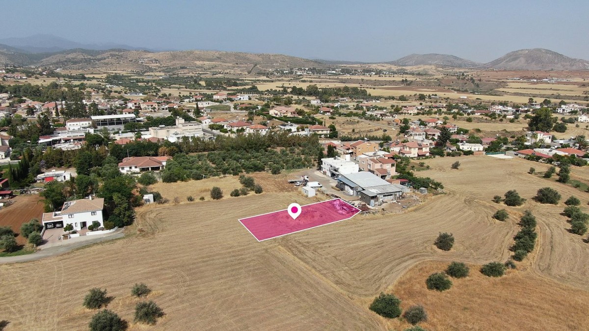 Residential field in Klirou, Nicosia