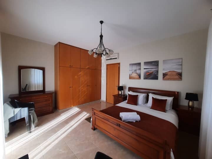 Detached Villa For Sale  in  Chlorakas
