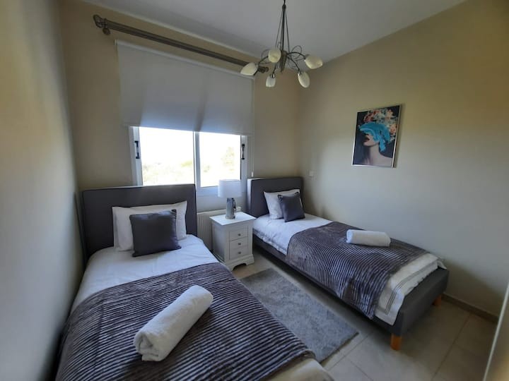 Detached Villa For Sale  in  Chlorakas