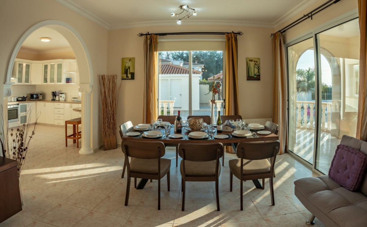 Detached Villa For Sale  in  Argaka