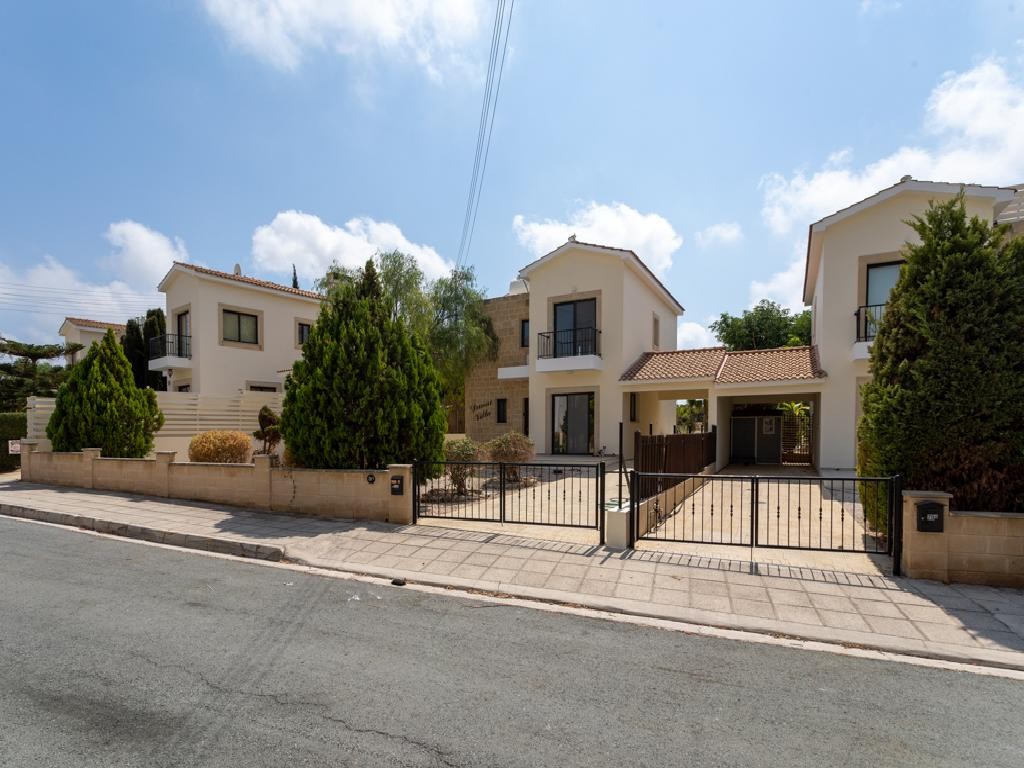 Detached Villa For Sale  in  Kouklia - Secret Valley
