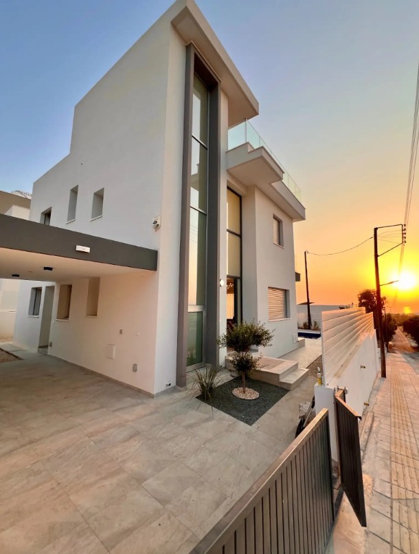 Detached Villa For Rent  in  Chlorakas