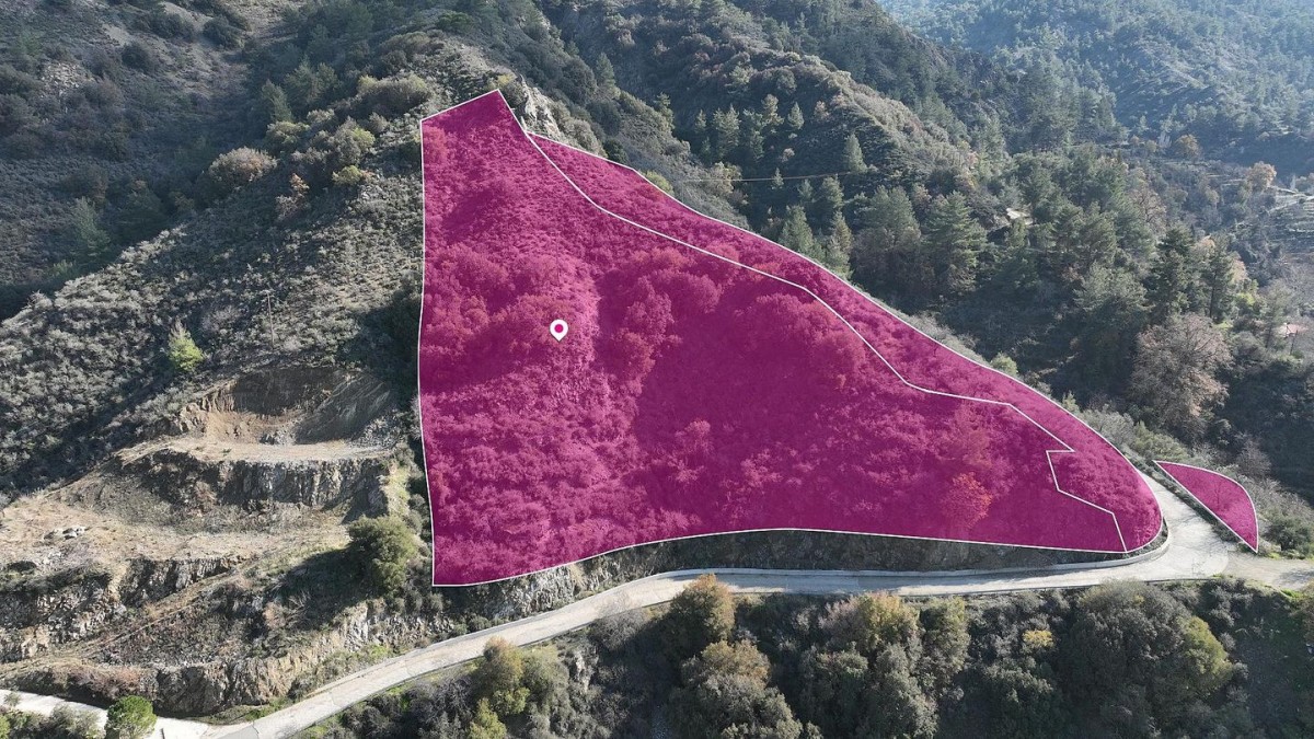 Three residential and agricultural fields located in Nicosia, Moutoullas.
