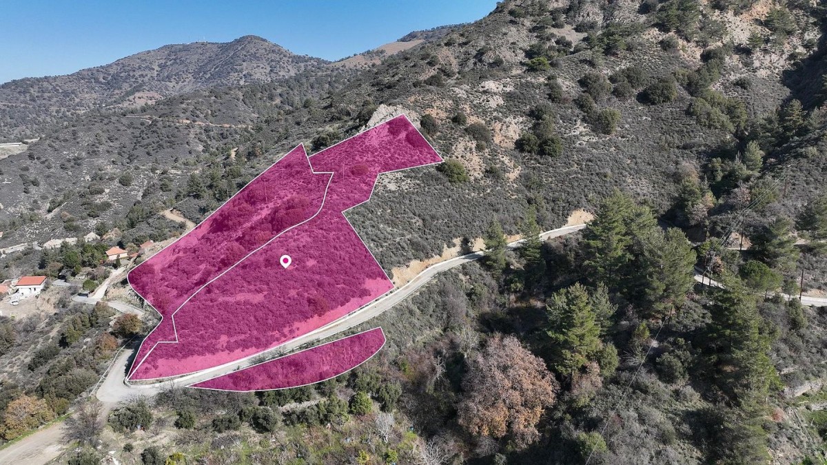Three residential and agricultural fields located in Nicosia, Moutoullas.