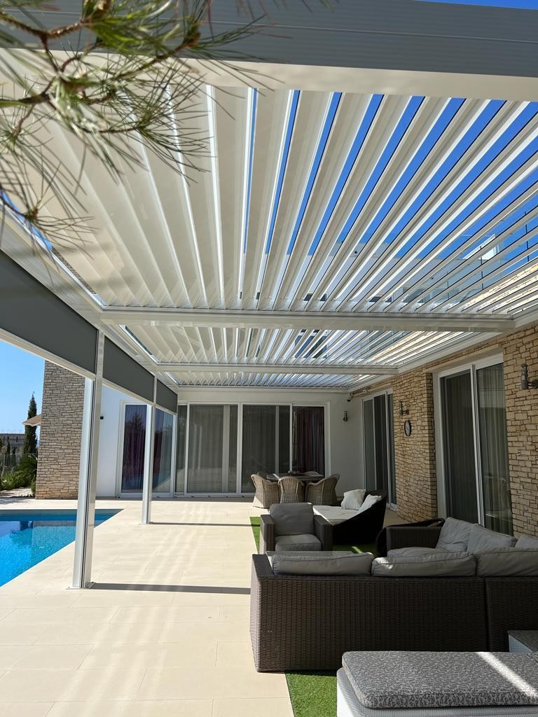 Detached Villa For Sale  in  Peyia - Sea Caves