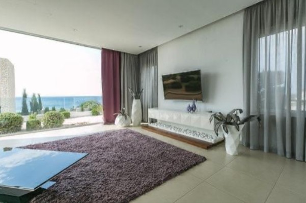 Detached Villa For Rent  in  Peyia - Sea Caves