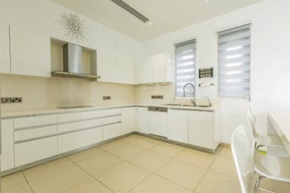 Detached Villa For Rent  in  Peyia - Sea Caves