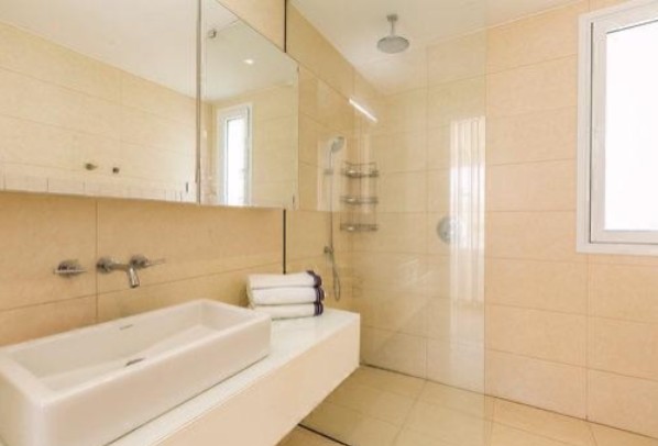 Detached Villa For Rent  in  Peyia - Sea Caves
