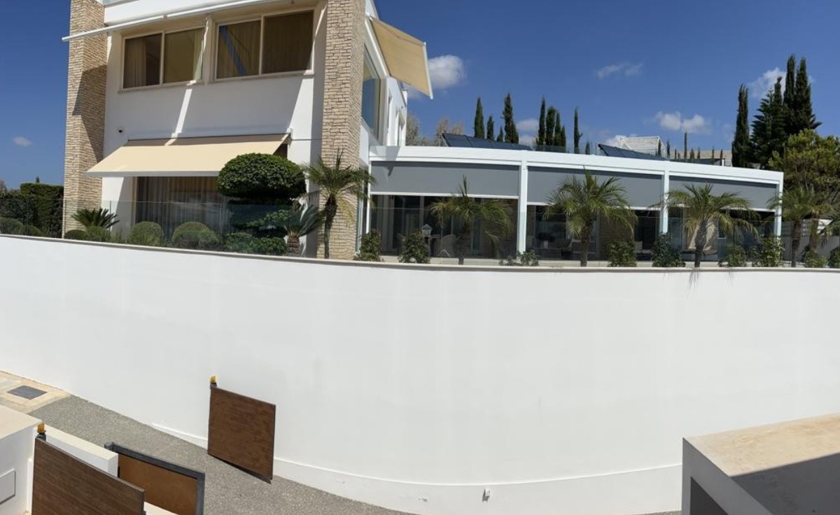 Detached Villa For Rent  in  Peyia - Sea Caves