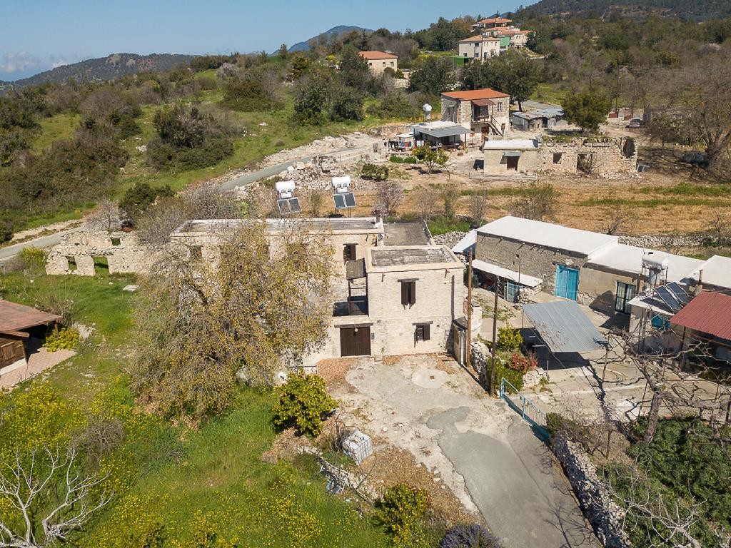 Semi Detached Villa For Sale  in  Lysos