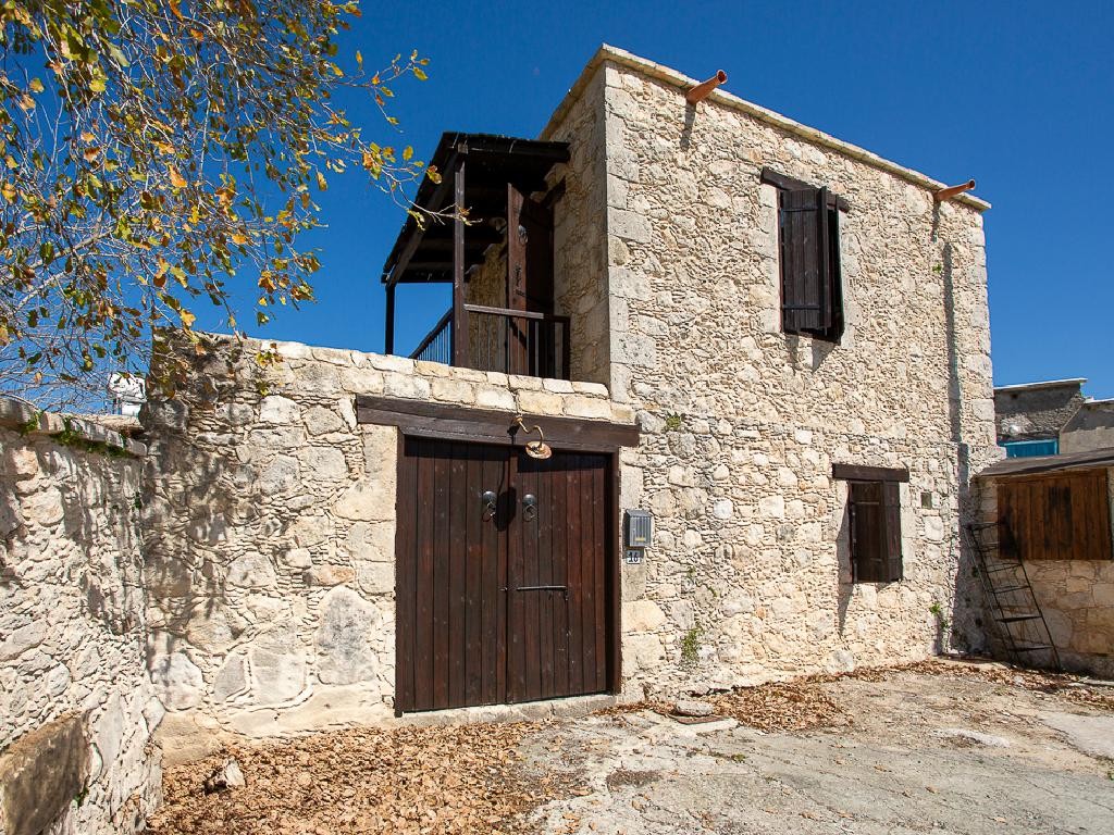 Semi Detached Villa For Sale  in  Lysos