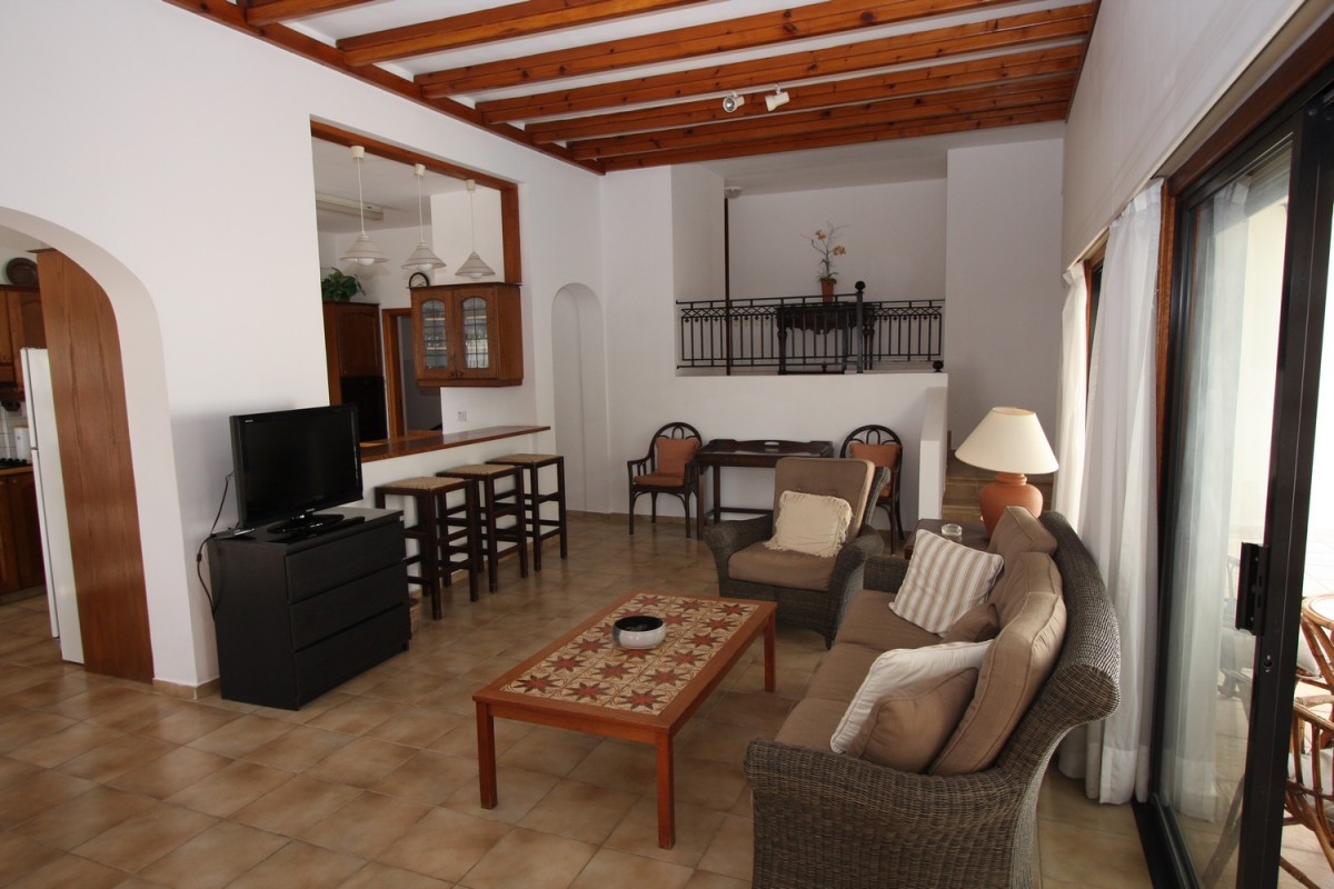 Bungalow For Rent  in  Chlorakas