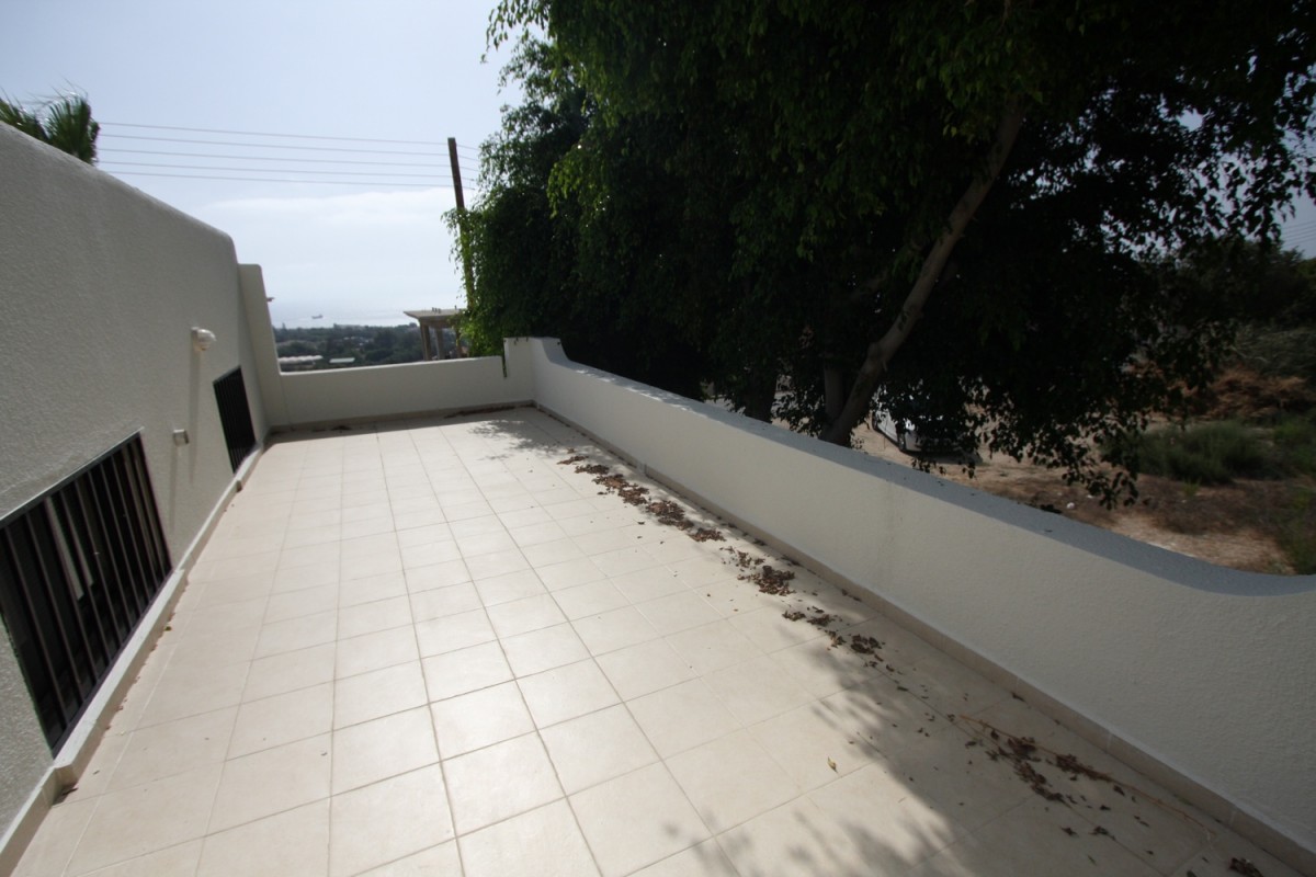 Bungalow For Rent  in  Chlorakas