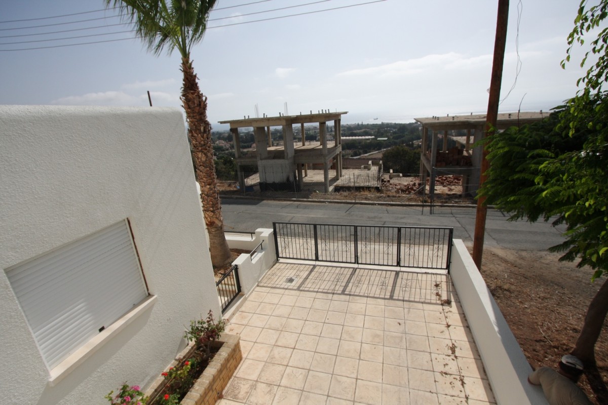 Bungalow For Rent  in  Chlorakas
