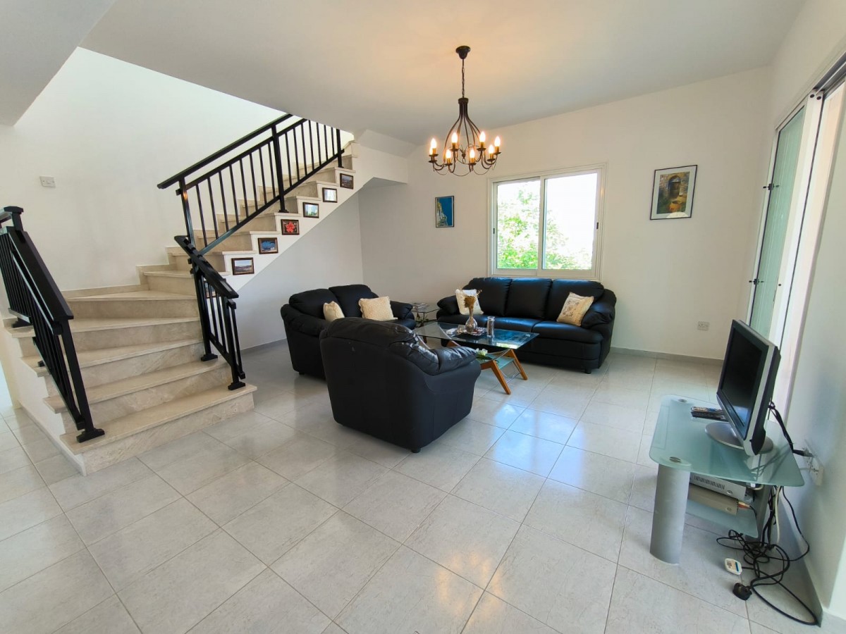 Penthouse For Rent  in  Kato Paphos - Universal