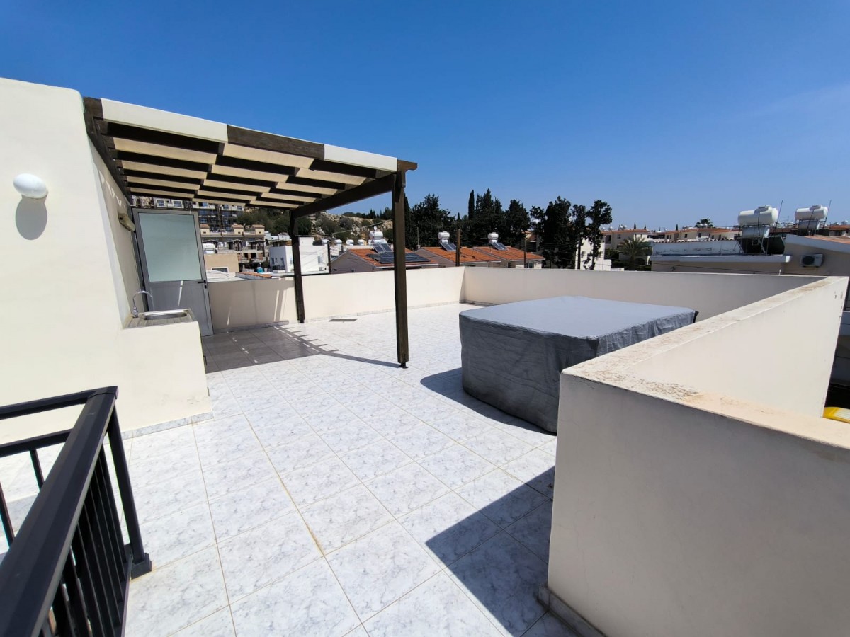 Penthouse For Rent  in  Kato Paphos - Universal