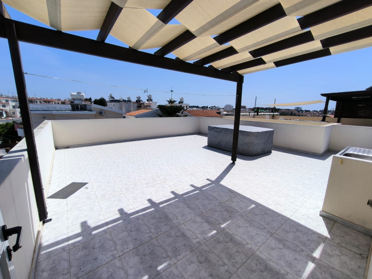Penthouse For Rent  in  Kato Paphos - Universal