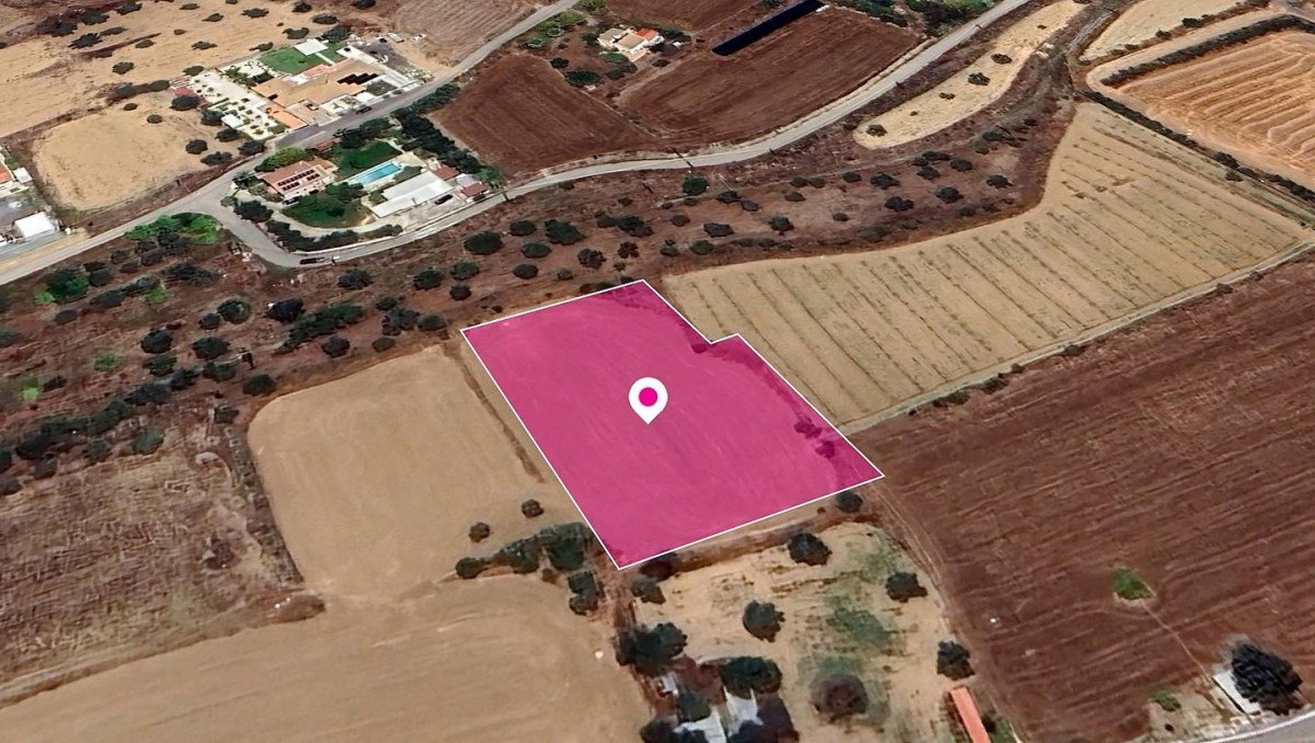 Residential field in Pera, Nicosia
