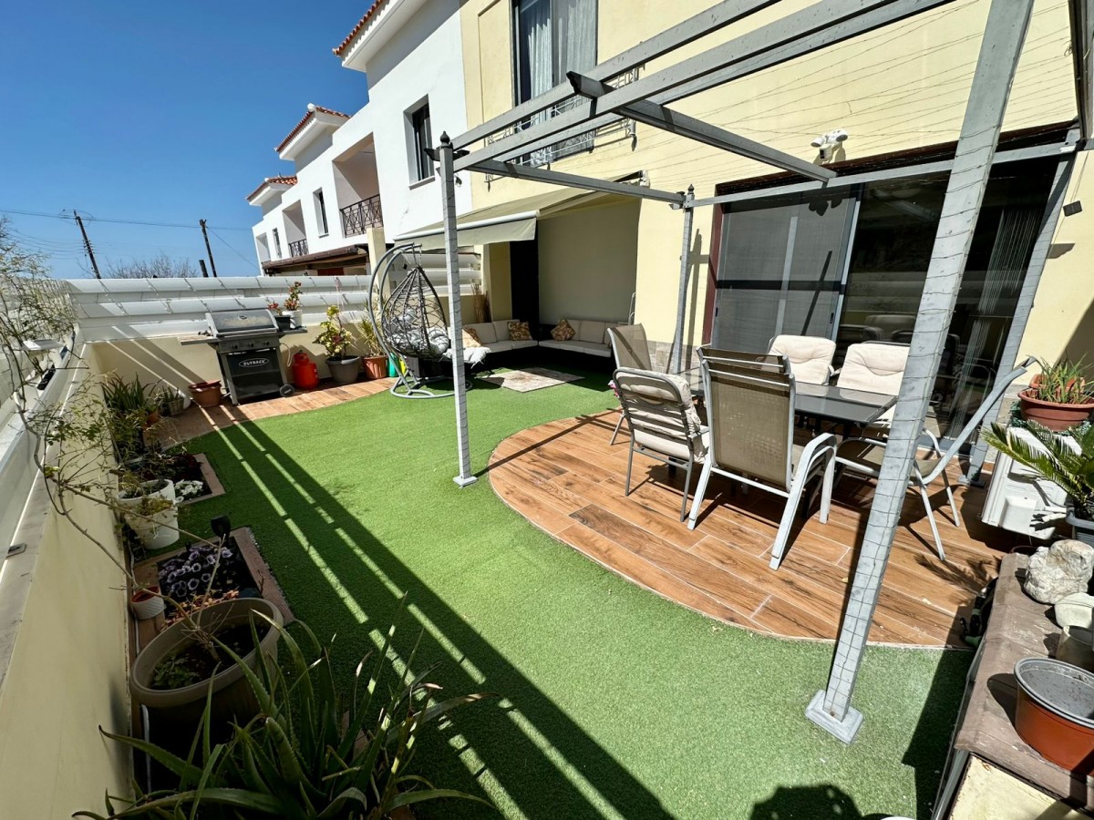 Town House / Maisonette For Sale  in  Kissonerga