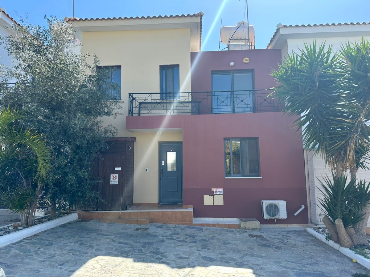 Town House / Maisonette For Sale  in  Kissonerga