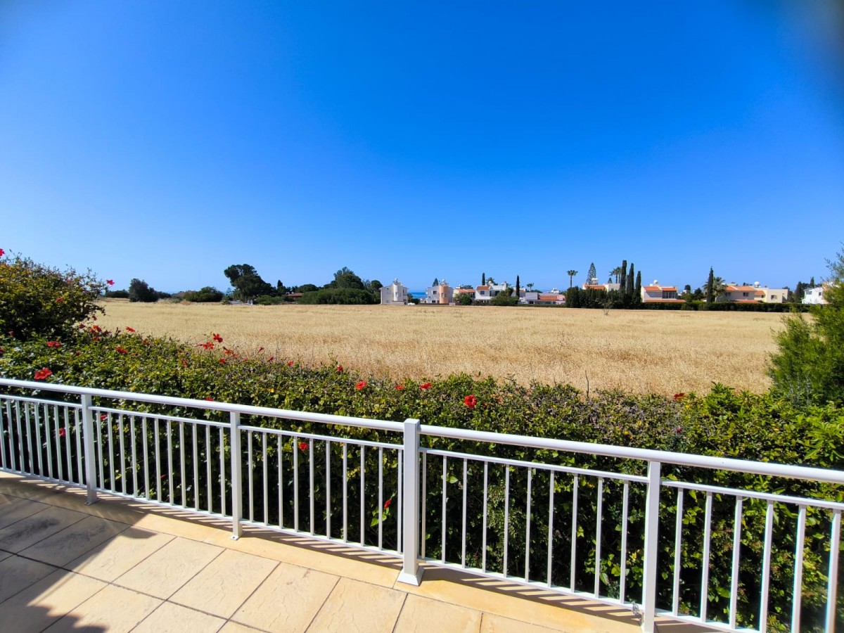 Detached Villa For Rent  in  Peyia - Coral Bay