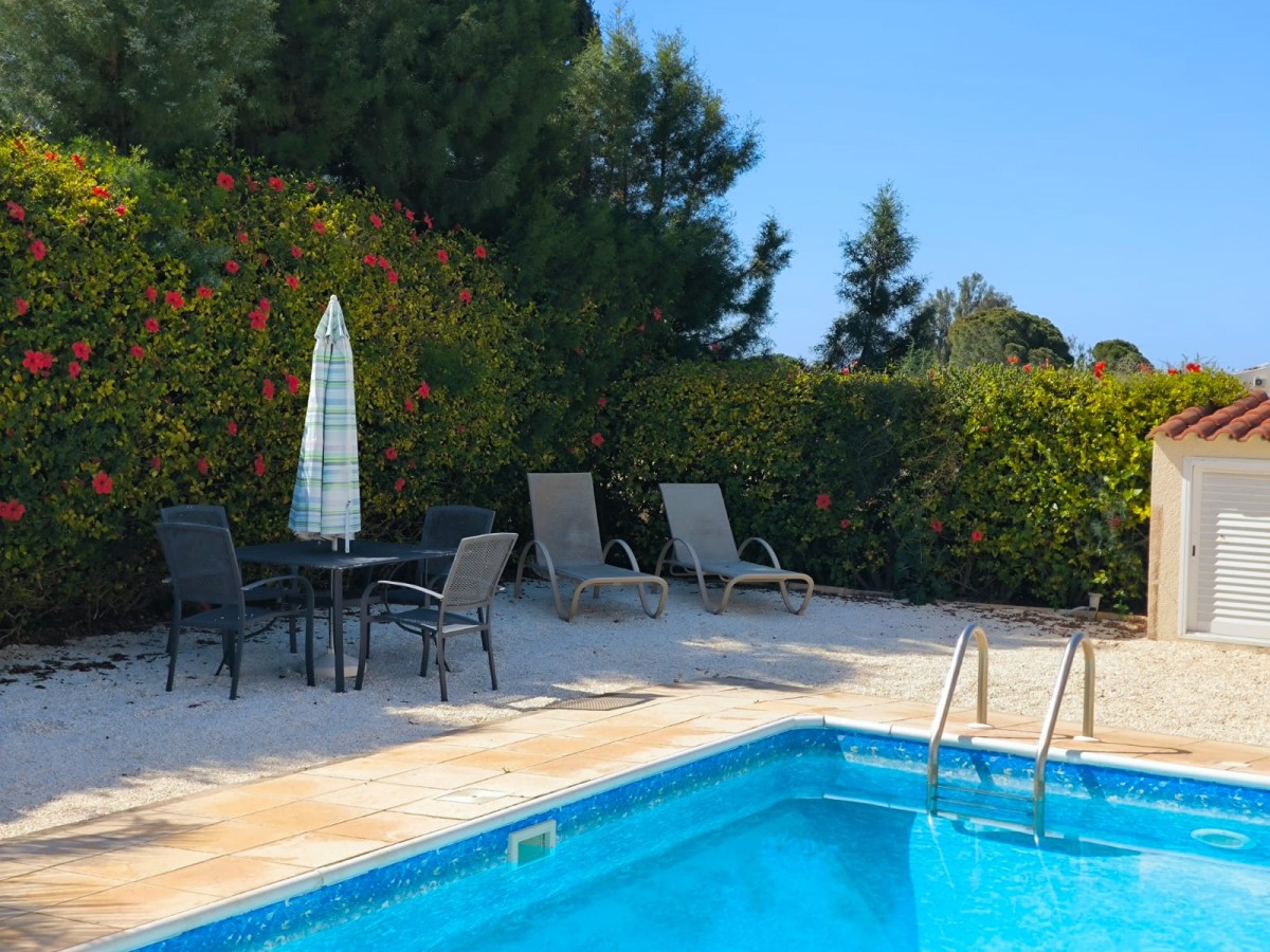 Detached Villa For Rent  in  Peyia - Coral Bay