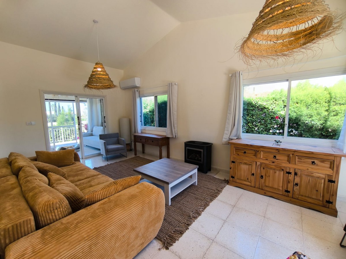 Detached Villa For Rent  in  Peyia - Coral Bay