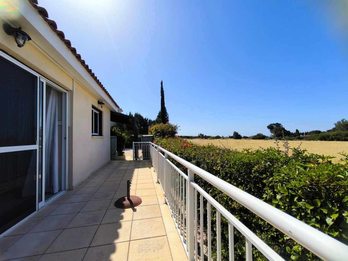 Detached Villa For Rent  in  Peyia - Coral Bay