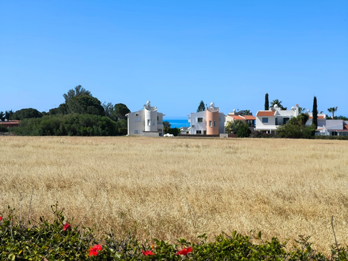 Detached Villa For Rent  in  Peyia - Coral Bay