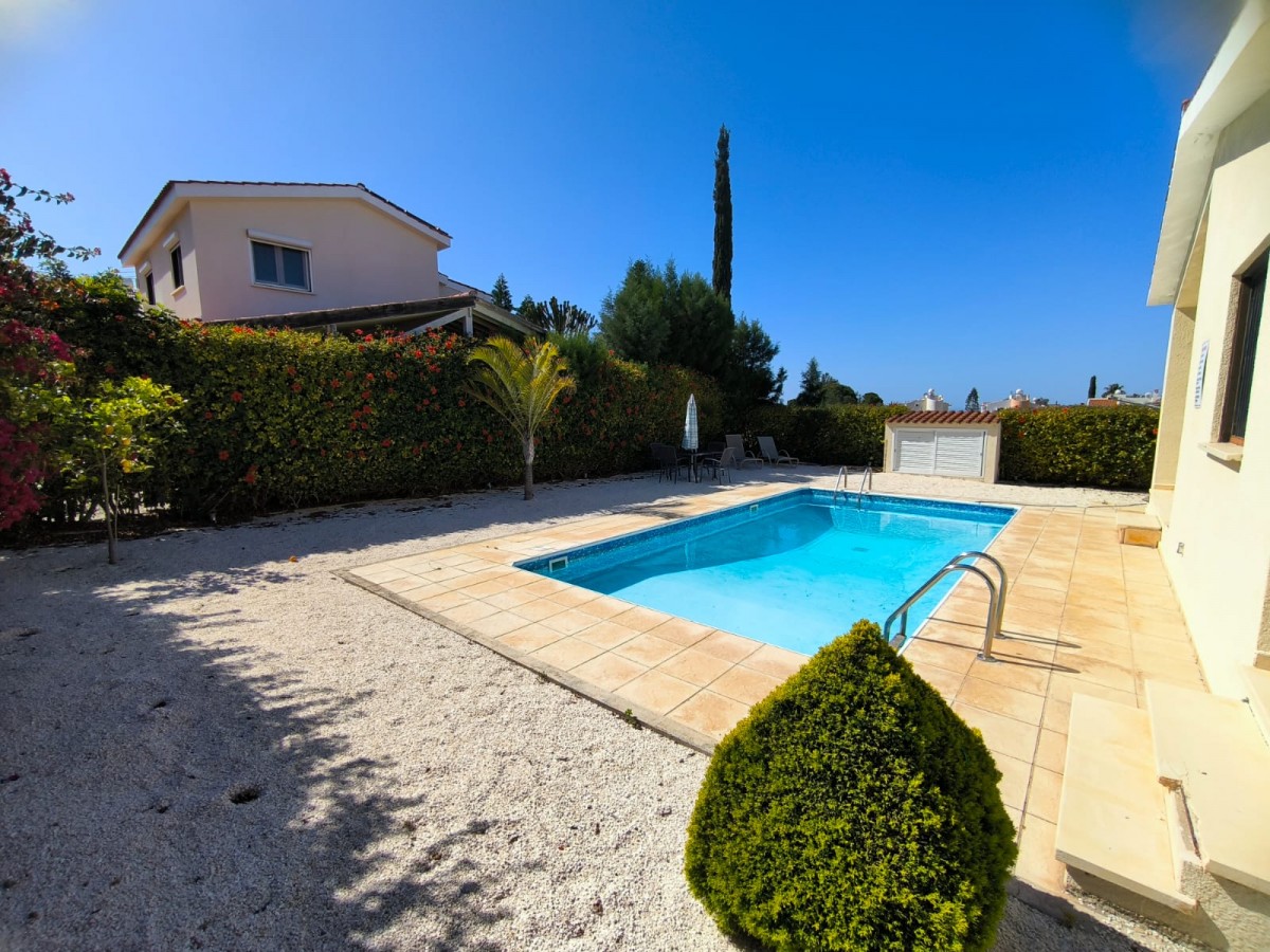 Detached Villa For Rent  in  Peyia - Coral Bay