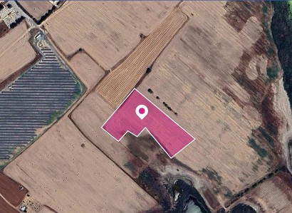 Dromolaxia, Larnaca Touristic Field For Sale | WW29636